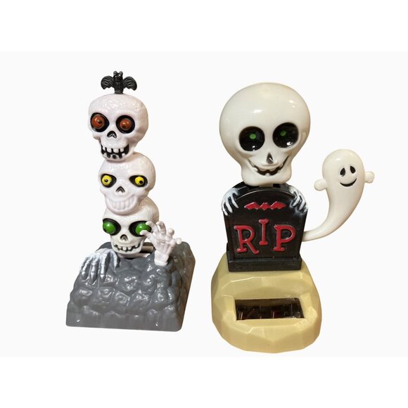 Halloween Solar-Powered Dancing Skeletons & Ghosts Set - Picture 2 of 11
